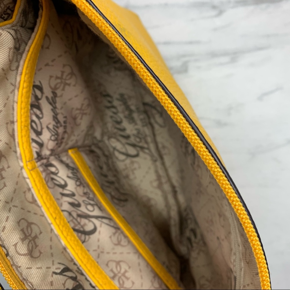 Guess yellow clutch purse - Picture 4 of 6